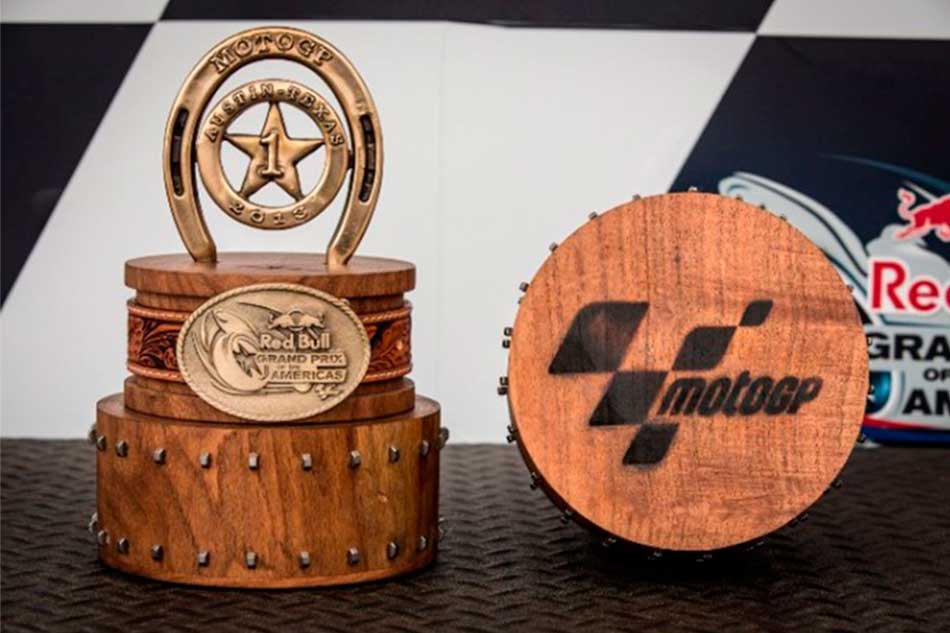 MotoGP2013COTA_troph