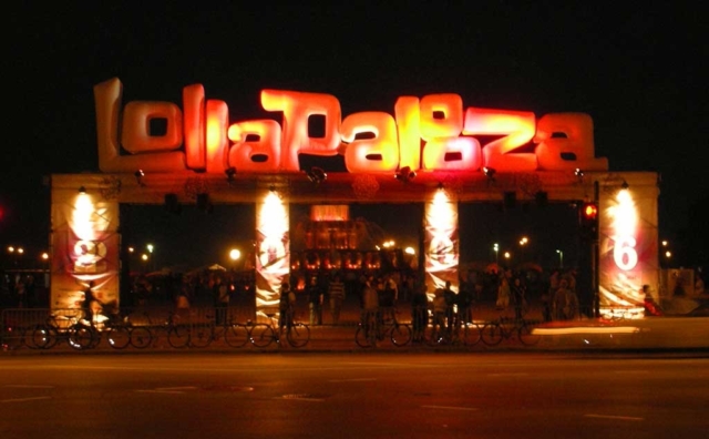 lollapalooza chicago marquis signage